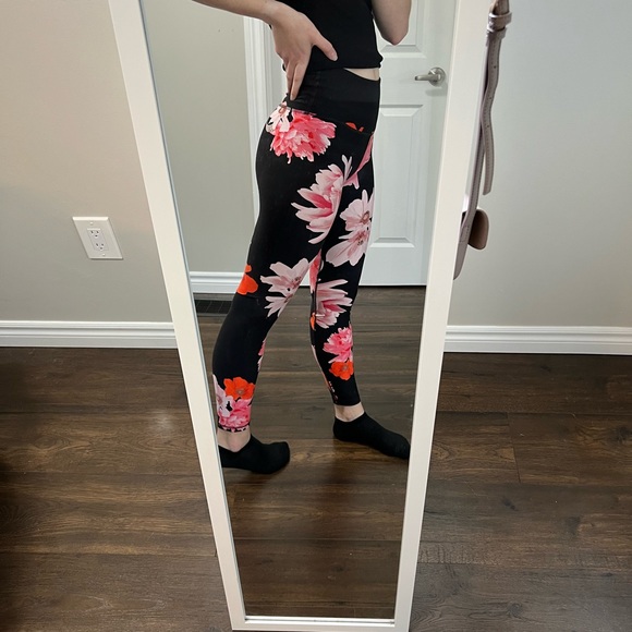 Old Navy Floral Leggings - Picture 2 of 5